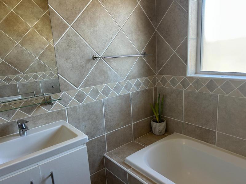 To Let 3 Bedroom Property for Rent in Parklands Western Cape